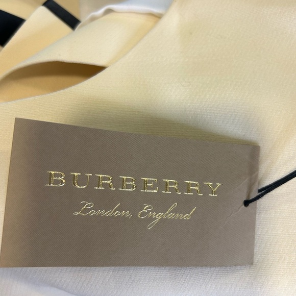 💛”Burberry” NWT Cream w/ Black Silk Side Piping & Deep V Back Tank Top Sz 4 US🖤 - Picture 11 of 14